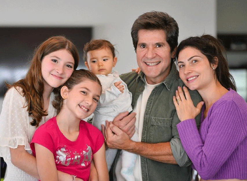 Cantor Daniel e sua familia