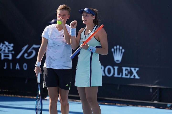 Dupla composta pela a brasileira Luisa Stefani e holandesa Demi Schuurs foi eliminada do torneio