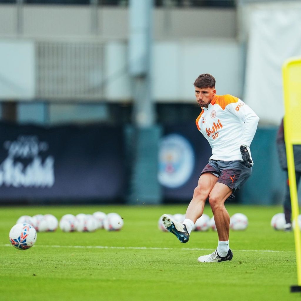 Ruben Dias treinando no Manchester City