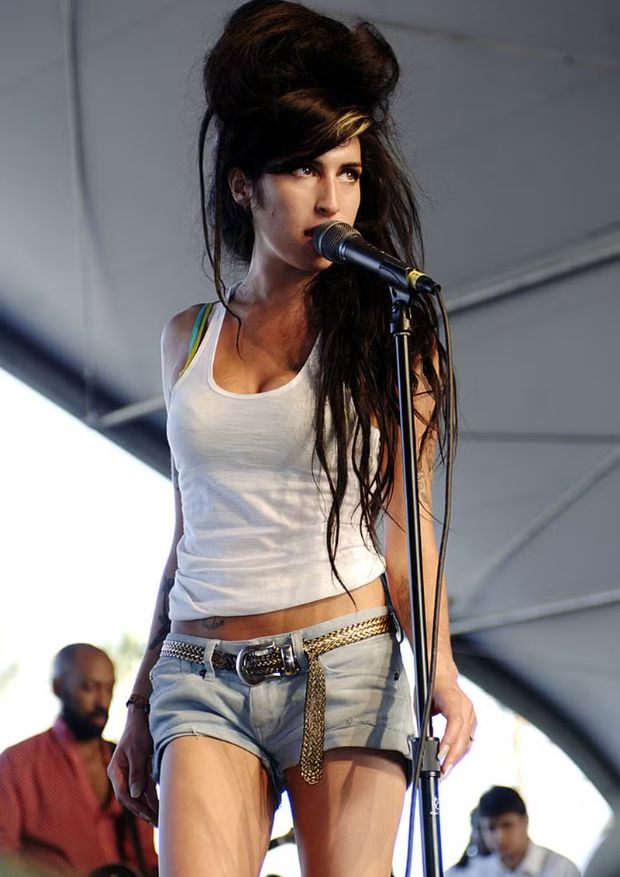 Amy Winehouse em cima do palco