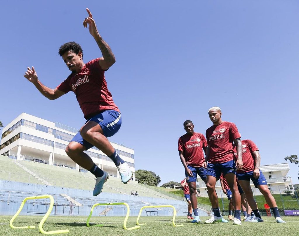 Jogadores do Red Bull Bragantino durante treino