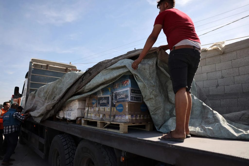 Caminhão de abastecimento humanitário