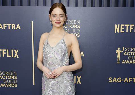 Emma Stone compareceu ao  Sag Awards  