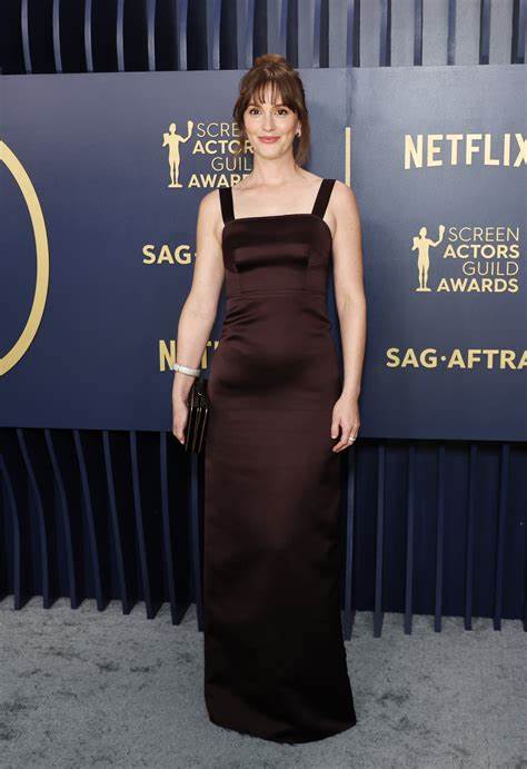 A atriz Leighton Meester compareceu ao tapete vermelho 