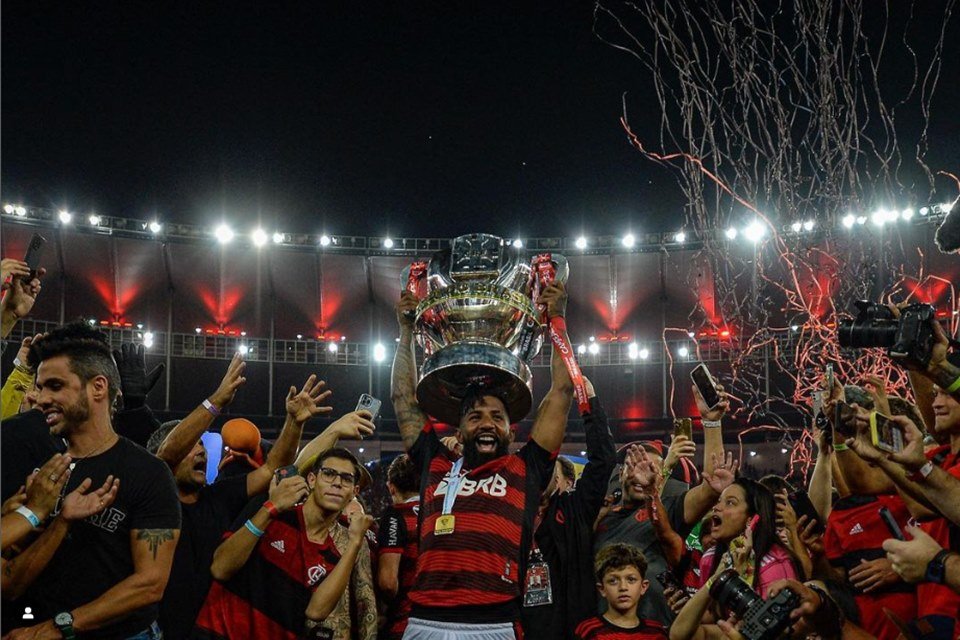 Jogadores do Flamengo comemorando o título da Copa do Brasil 2022