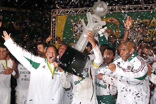 Jogadores do Fluminense comemorando o título da Copa do Brasil 2007