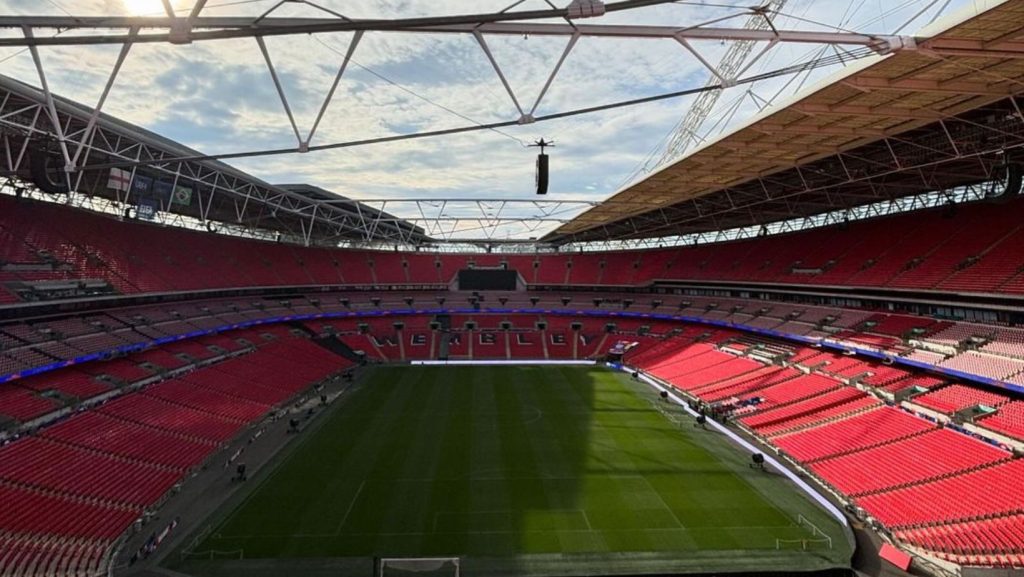 Foto do Interior do Estádio Wembley