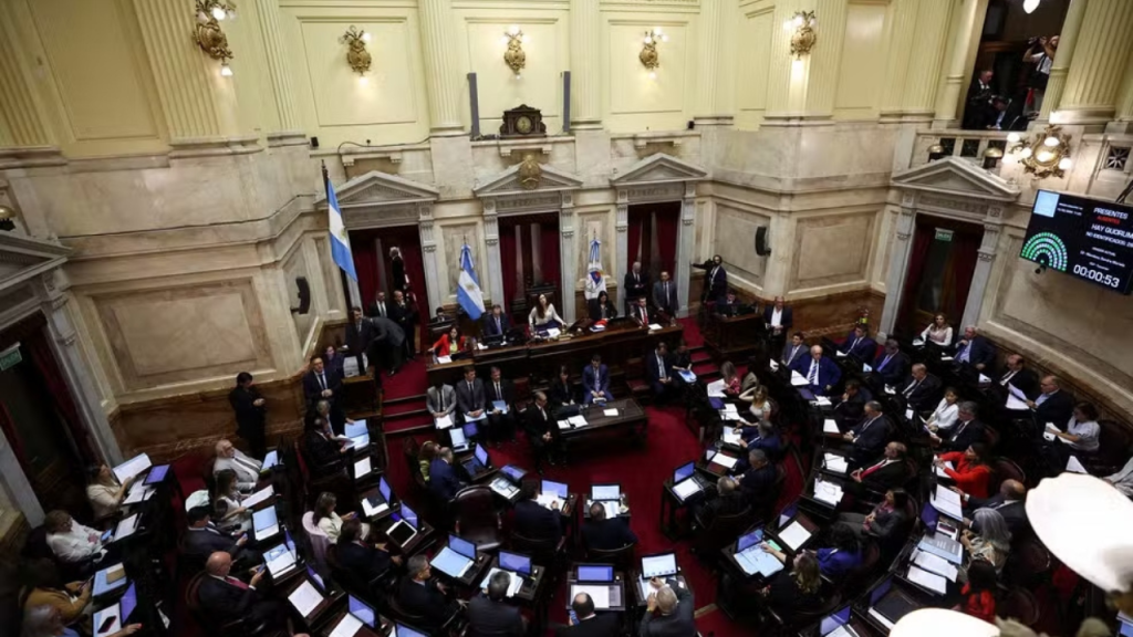 Senado argentino rejeita Decreto Nacional de Urgência de Milei