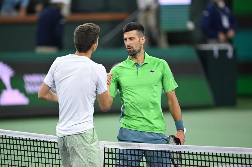 Luca Nardi com Djokovic