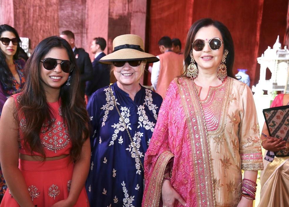 Isha Ambani, Hilary Clinton e Nita Ambani