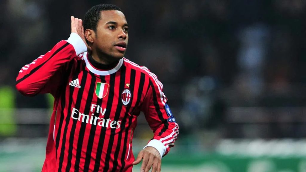 Robinho jogava no Milan na época do crime