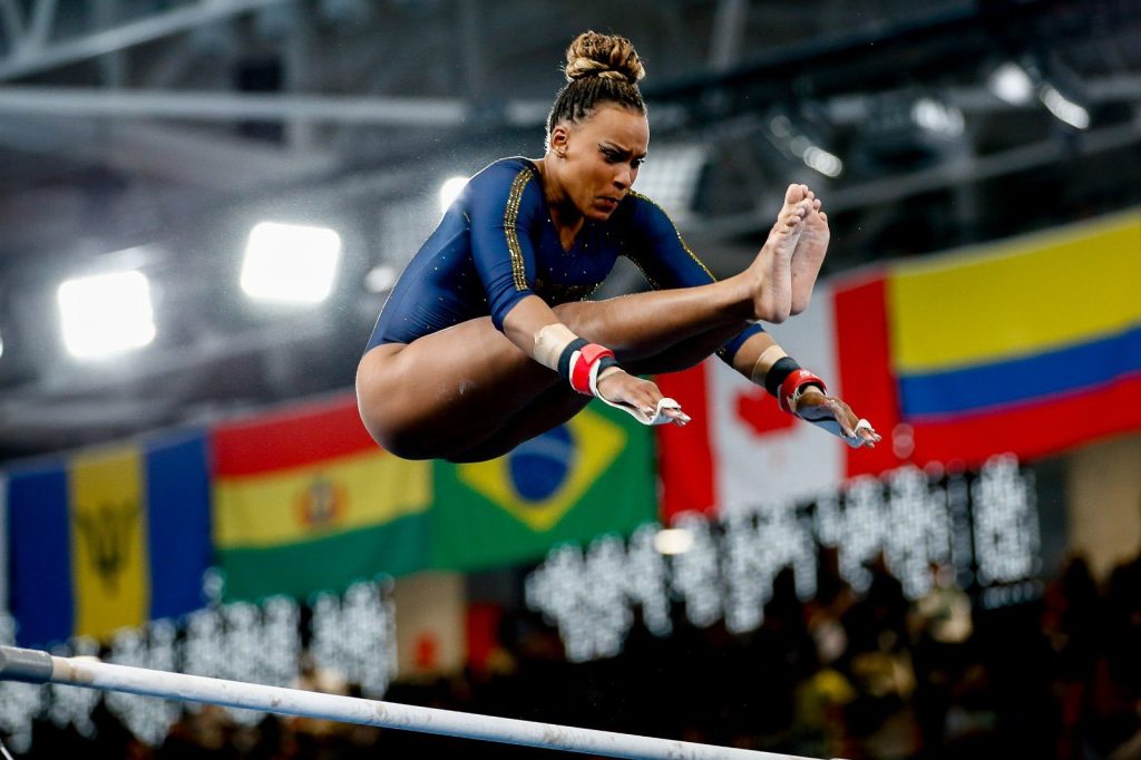 Rebeca Andrade na final de paralelas