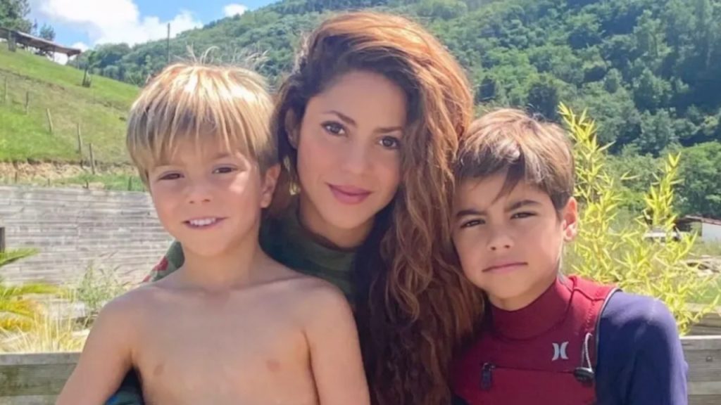 Shakira com seu filhos 