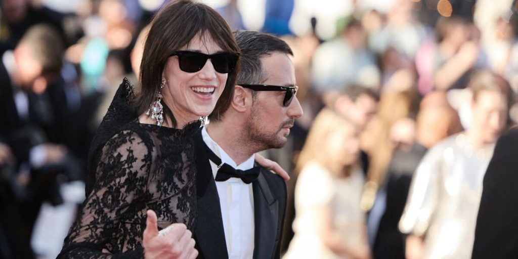 Anthony Vaccarello e Charlotte Gainsbourg em Cannes