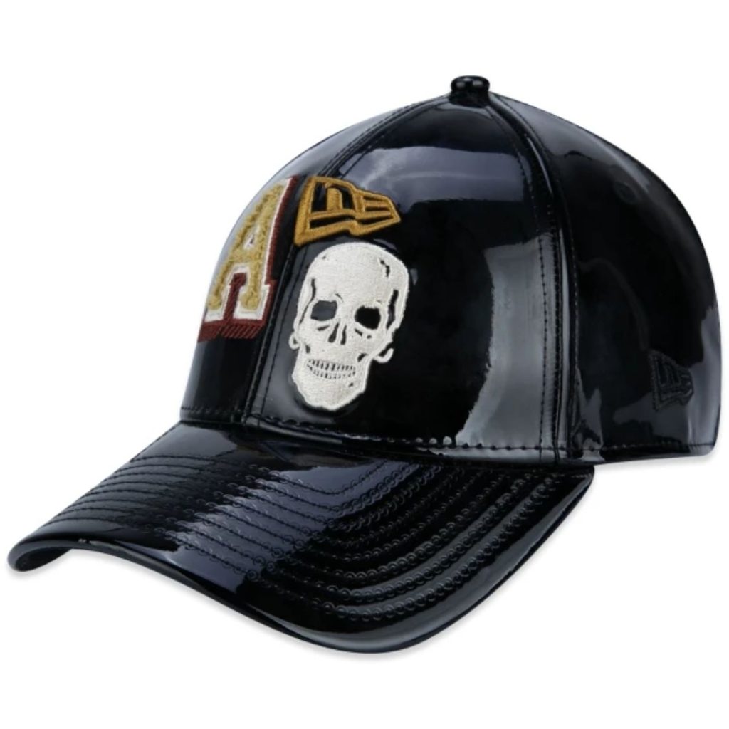 Boné da New Era com estampa de caveira