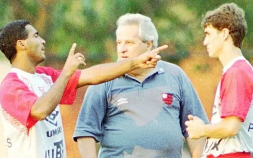 Apolinho em 1995 treinando  os jogadores