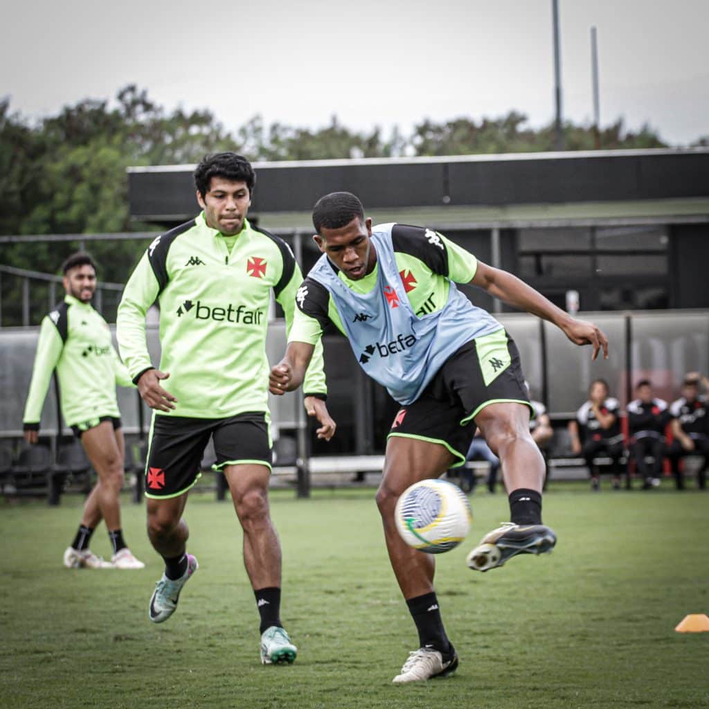 Equipe do Vasco treinando