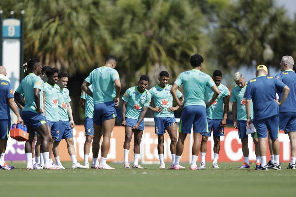 Equipe treinando para o amistoso contra o México