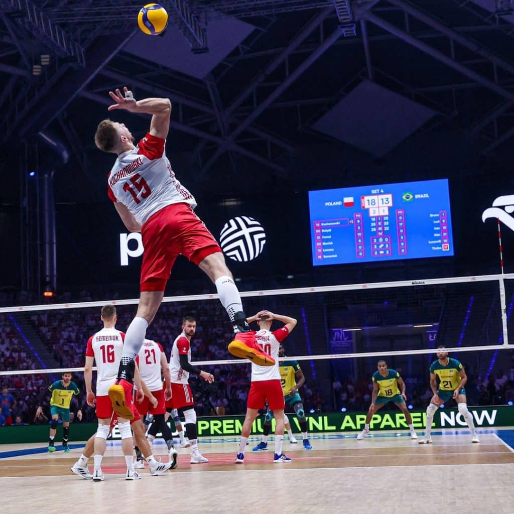 Equipe polonesa jogando contra o Brasil