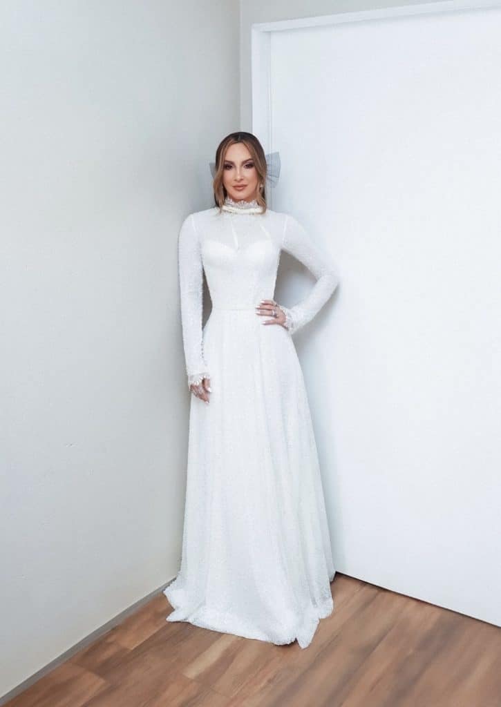 Claudia Leitte com vestido feito sob medida