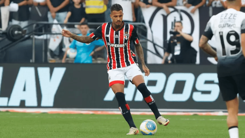 diego costa com a camisa do são paulo