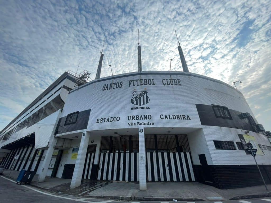 Santos acerta venda de naming rights da Vila Velmiro 