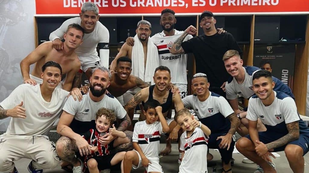 Jogadores do São Paulo após classificação para as quartas de final da Libertadores