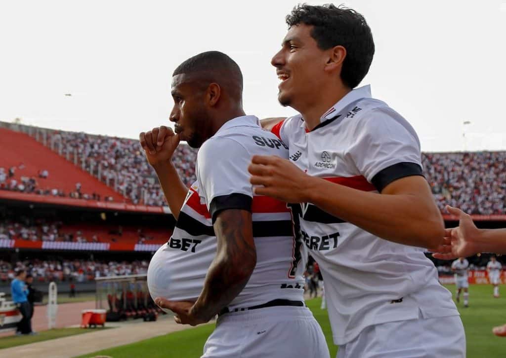 São Paulo disputa a vaga com o Nacional, do Uruguai