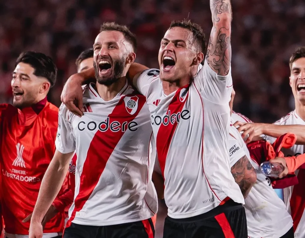 River Plate vence Peñarol