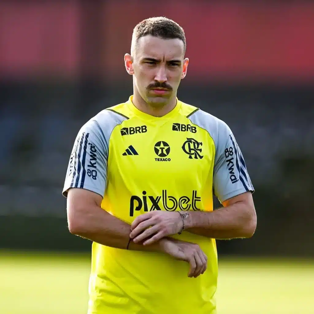 Leo Ortiz em treino do Flamengo