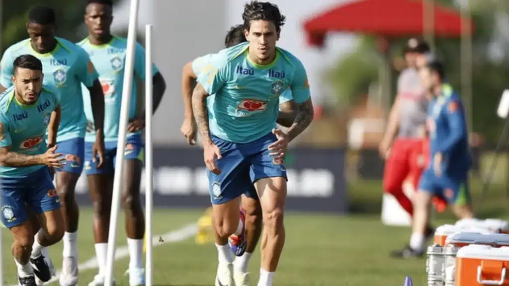 Pedro durante treino da Seleção Brasileira