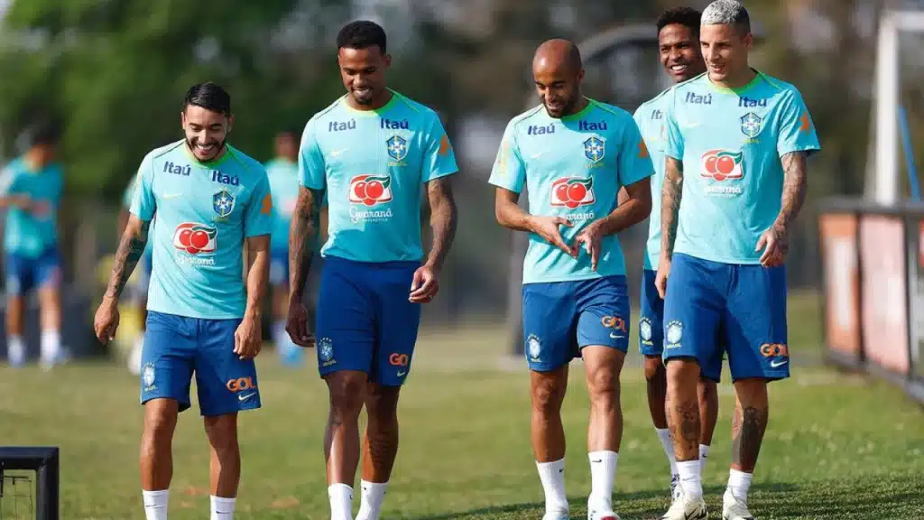 Jogadores da Seleção Brasileira durante treino