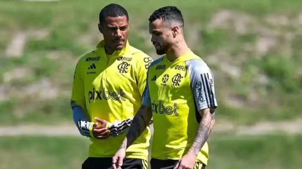 De la Cruz e Michael durante treino do Flamengo 