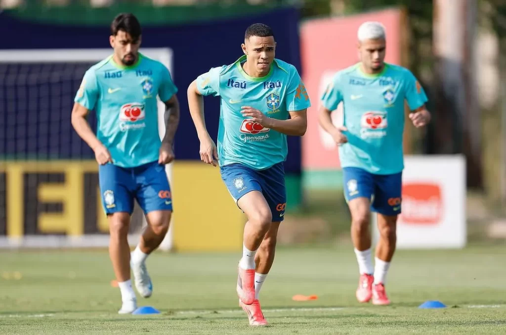 Jogadores da Seleção Brasileira durante treino no CT do Palmeiras